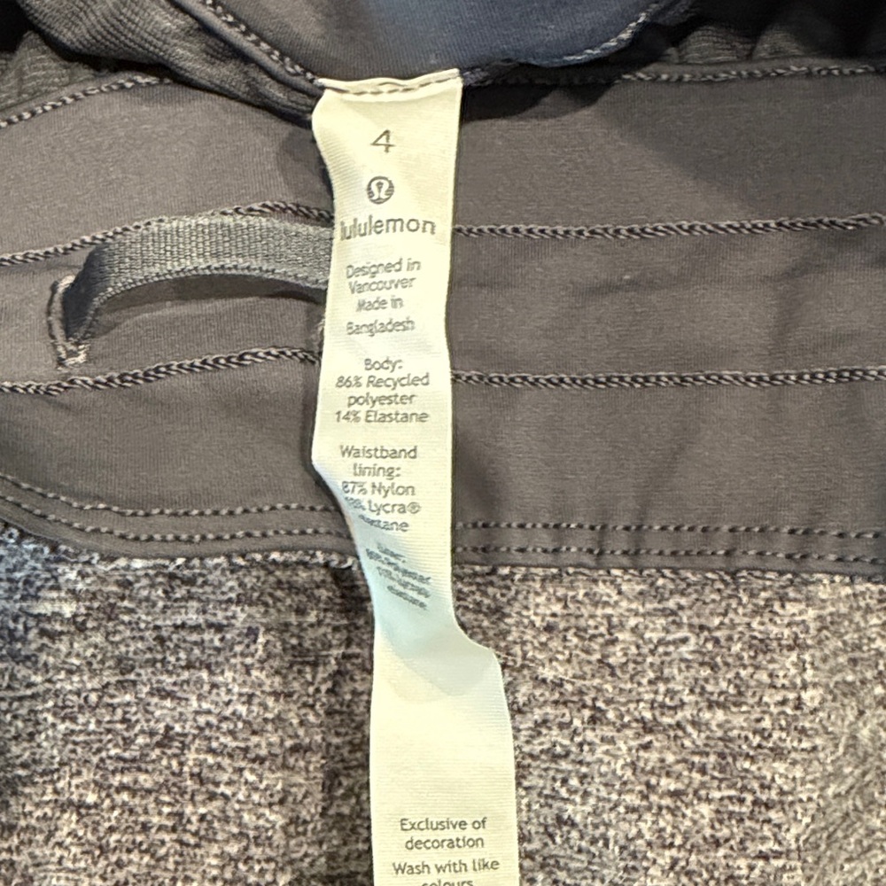 Lululemon shorts in like new condition! Tracker short 4” - Picture 5 of 5